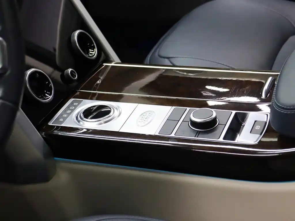 Land Rover Range Rover 2021 — фото 36