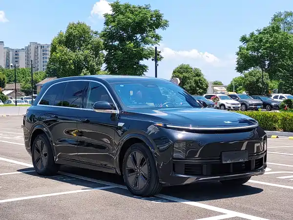 Li Auto L8 2024
