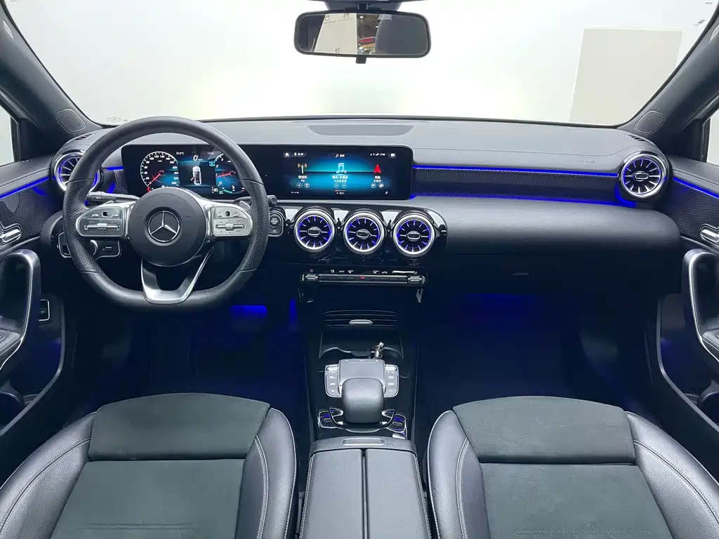 Mercedes-Benz A-Class 2021 — фото 15
