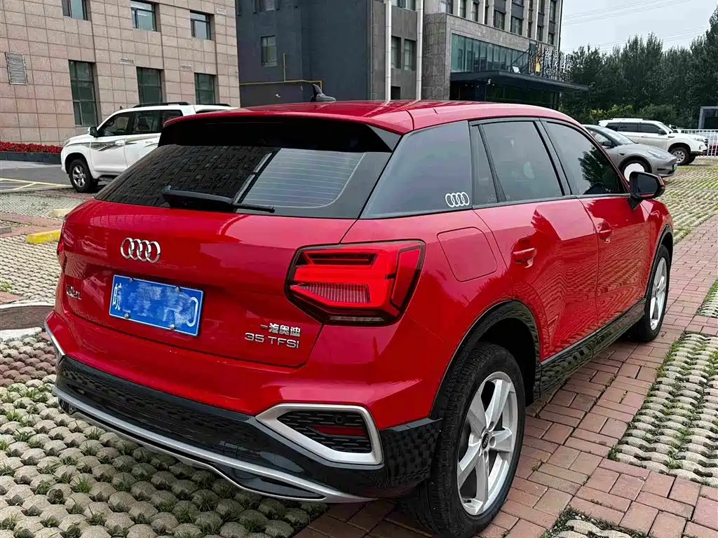 Audi Q2L 2023 — фото 21