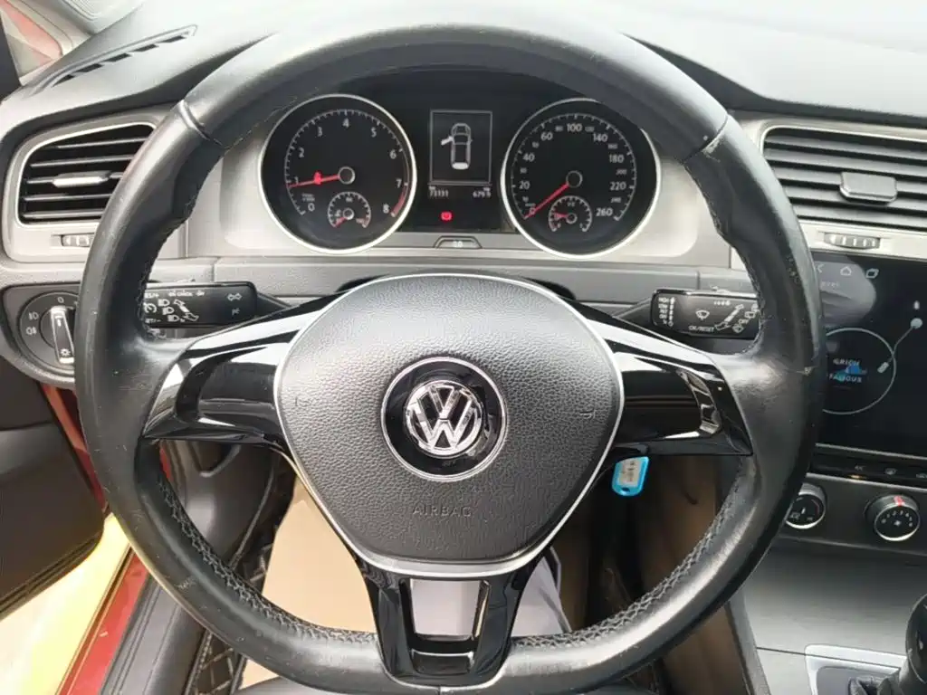 Volkswagen Golf 2015 — фото 11
