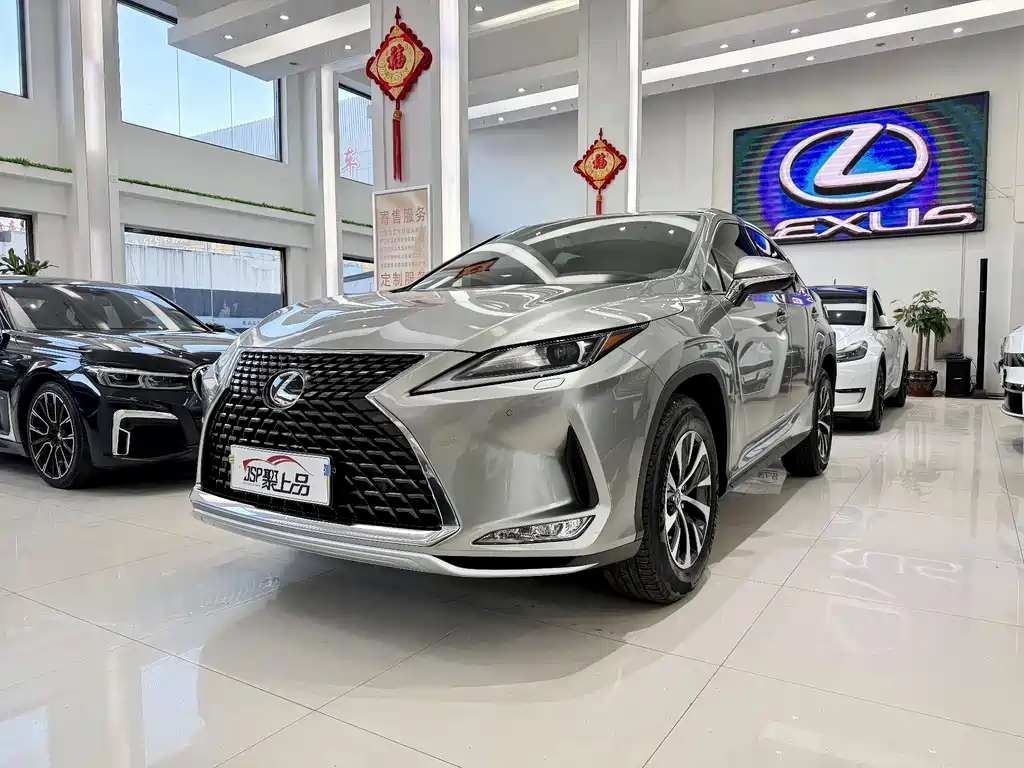 Lexus RX 2020 — фото 1