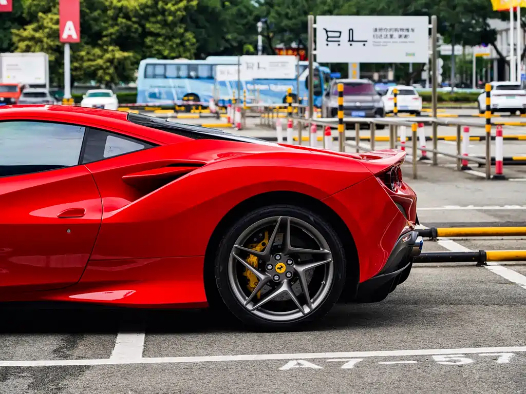 Ferrari F8 2023 — фото 31