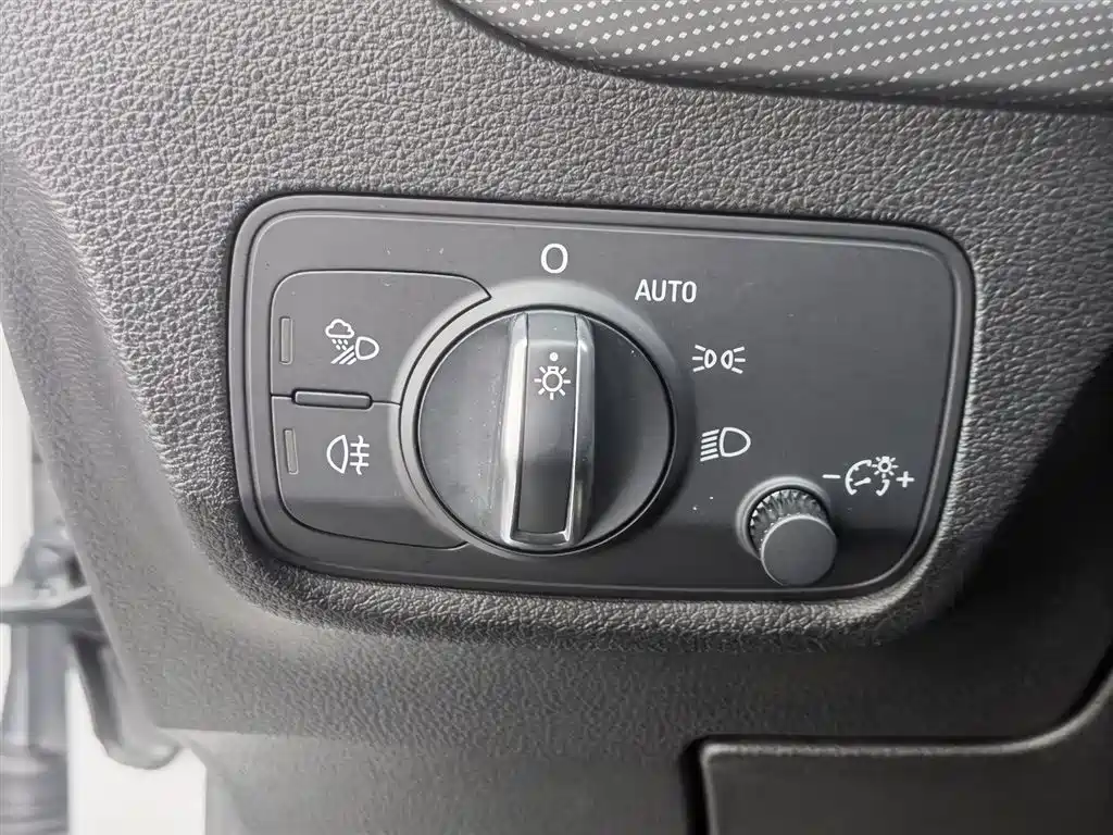 Audi Q2L 2022 — фото 21