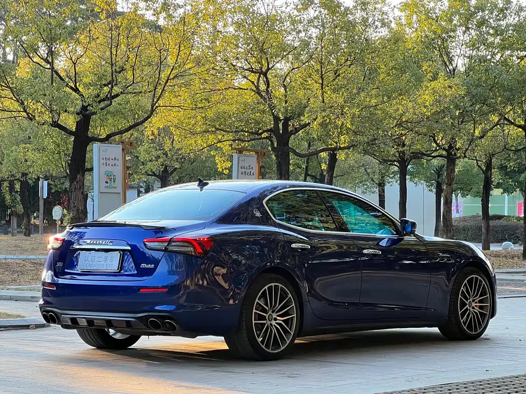 Maserati Ghibli 2018 — фото 16
