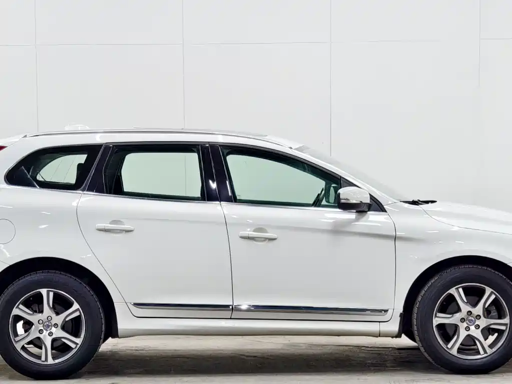 Volvo XC60 2015 — фото 8
