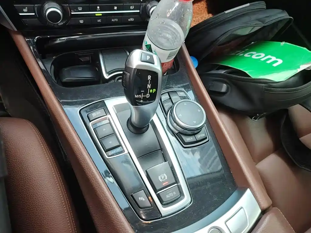 BMW 5 Series GT 2015 — фото 14