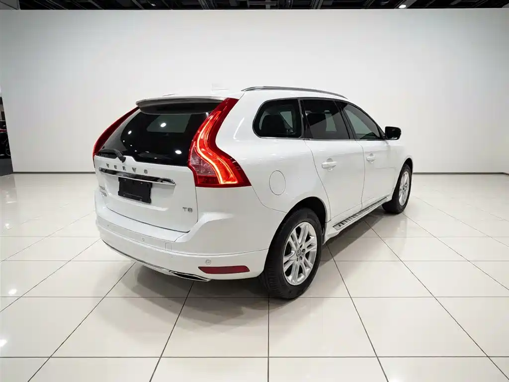 Volvo XC60 2016 — фото 7