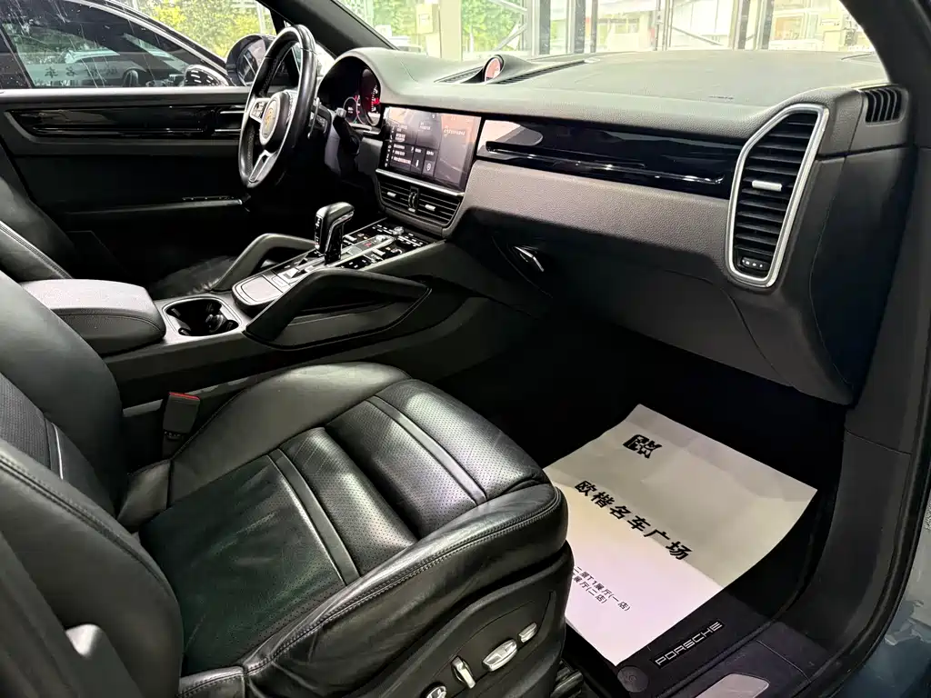 Porsche Cayenne 2018 — фото 10