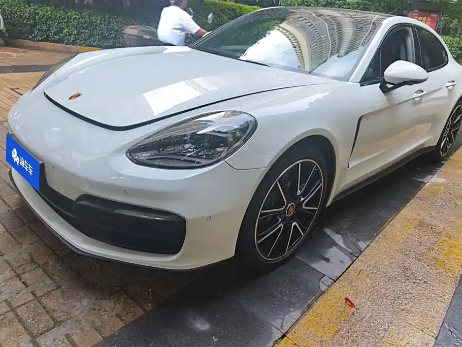 Porsche Panamera 2022