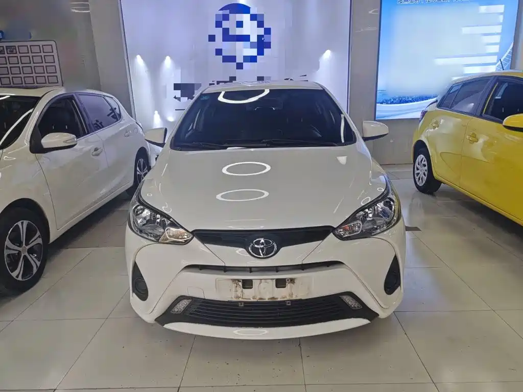 Toyota Yaris L 2020 — фото 3
