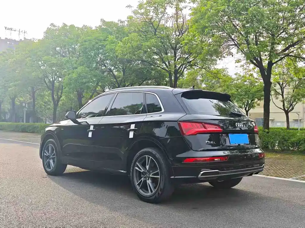 Audi Q5L 2020 — фото 8