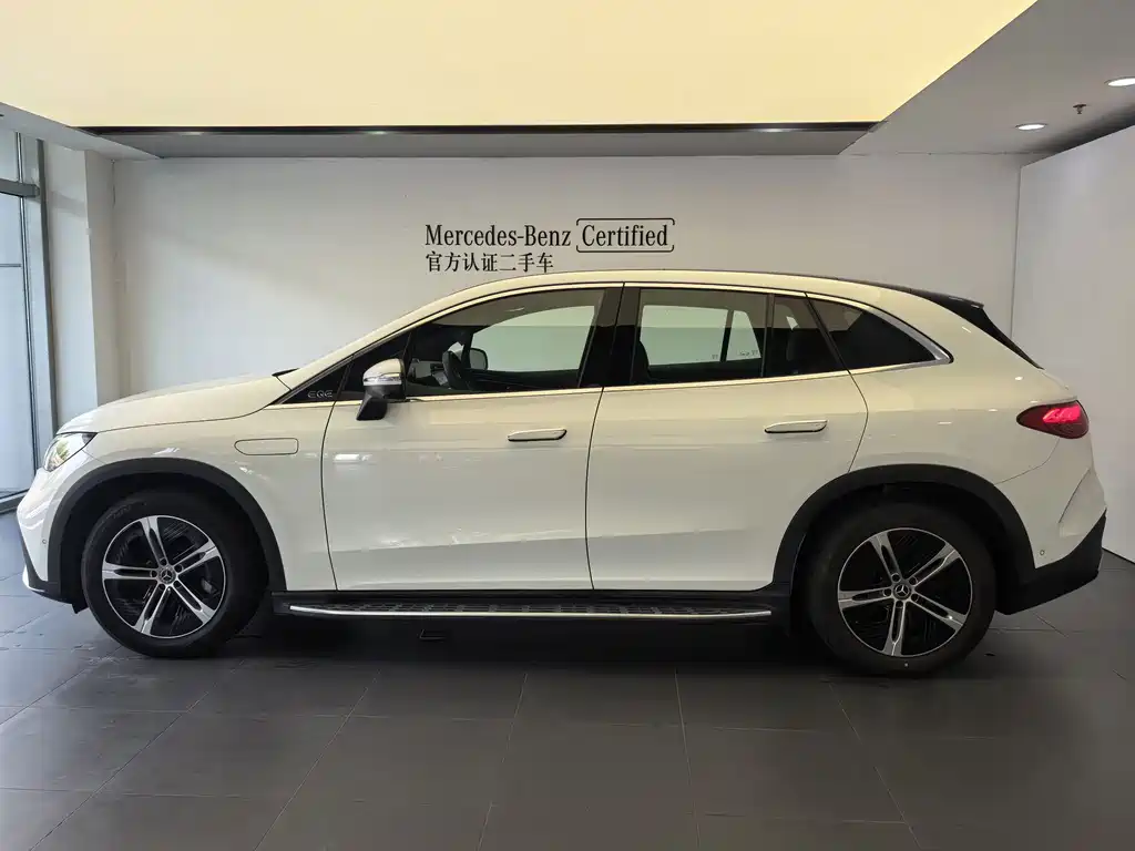 Mercedes-Benz EQE SUV 2025