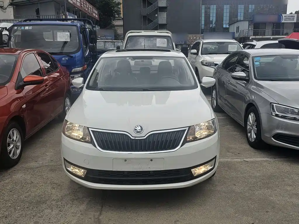 Skoda Rapid 2017 — фото 3