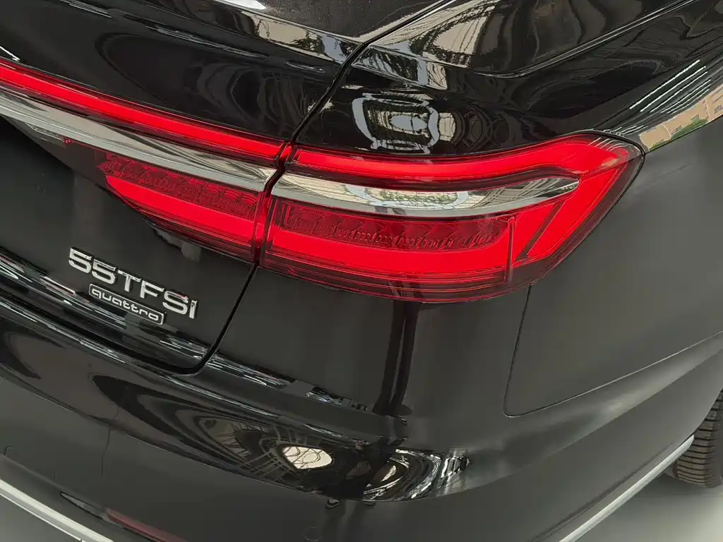 Audi A8 2022 — фото 18