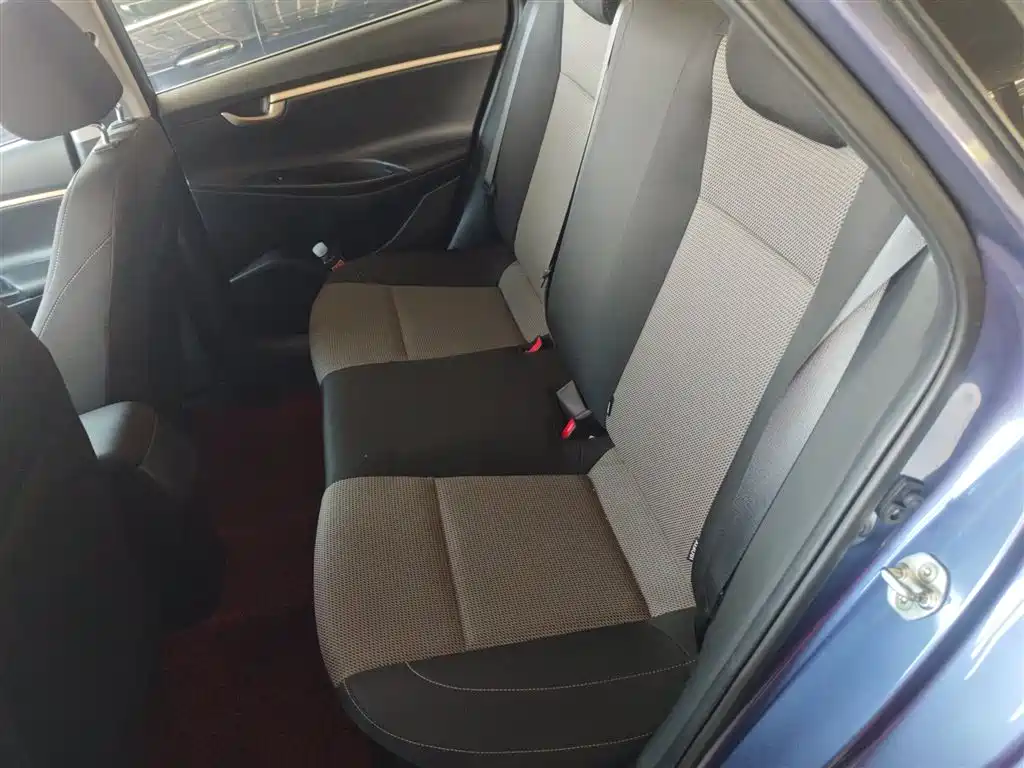 Hyundai Elantra 2019 — фото 17