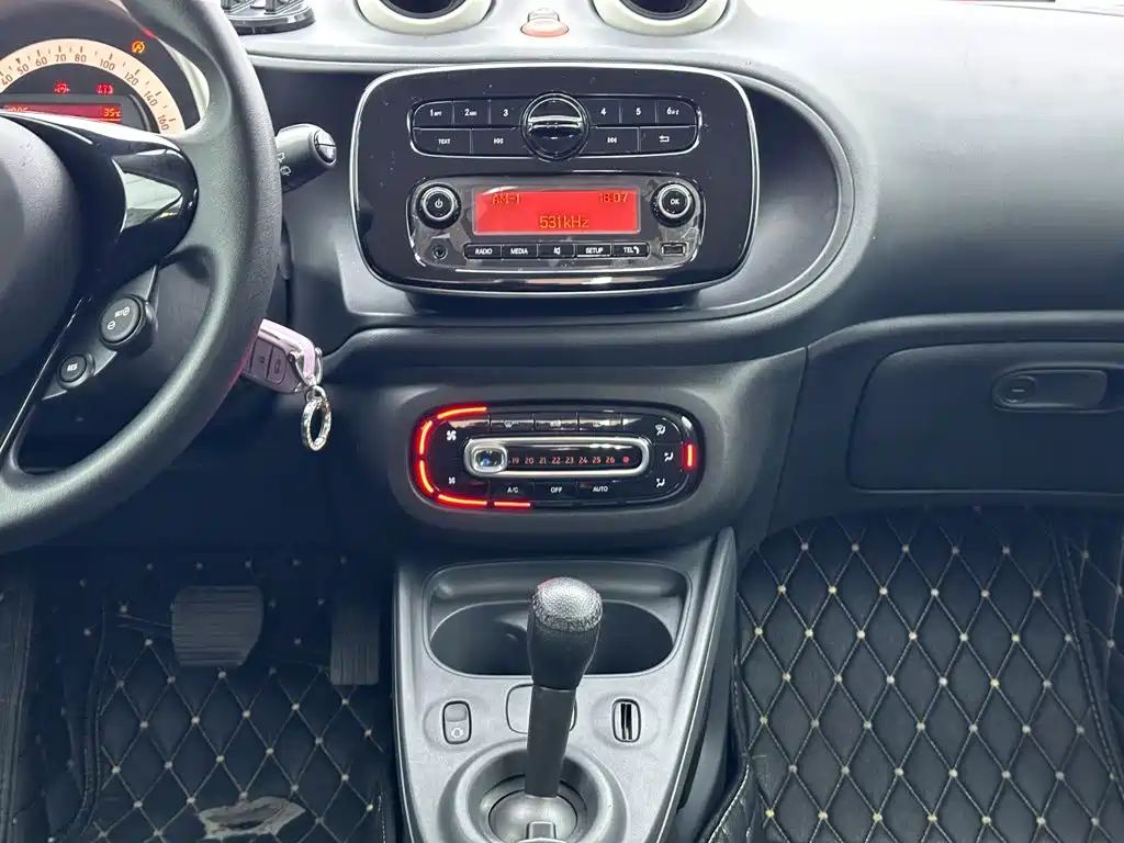 smart fortwo 2018 — фото 15