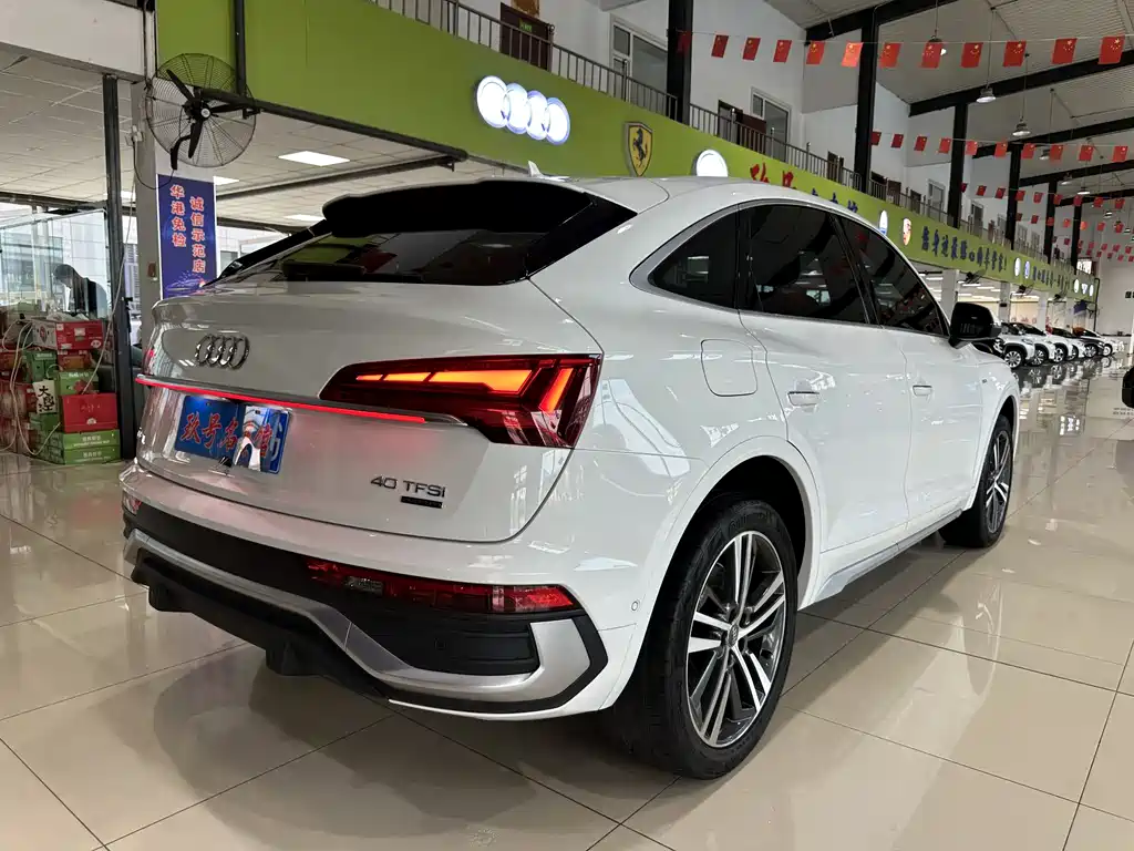 Audi Q5L Sportback 2022 — фото 8