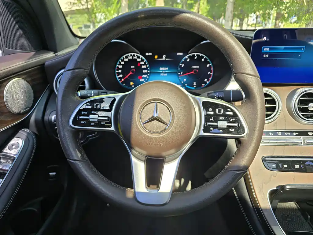 Mercedes-Benz GLC 2021 — фото 13
