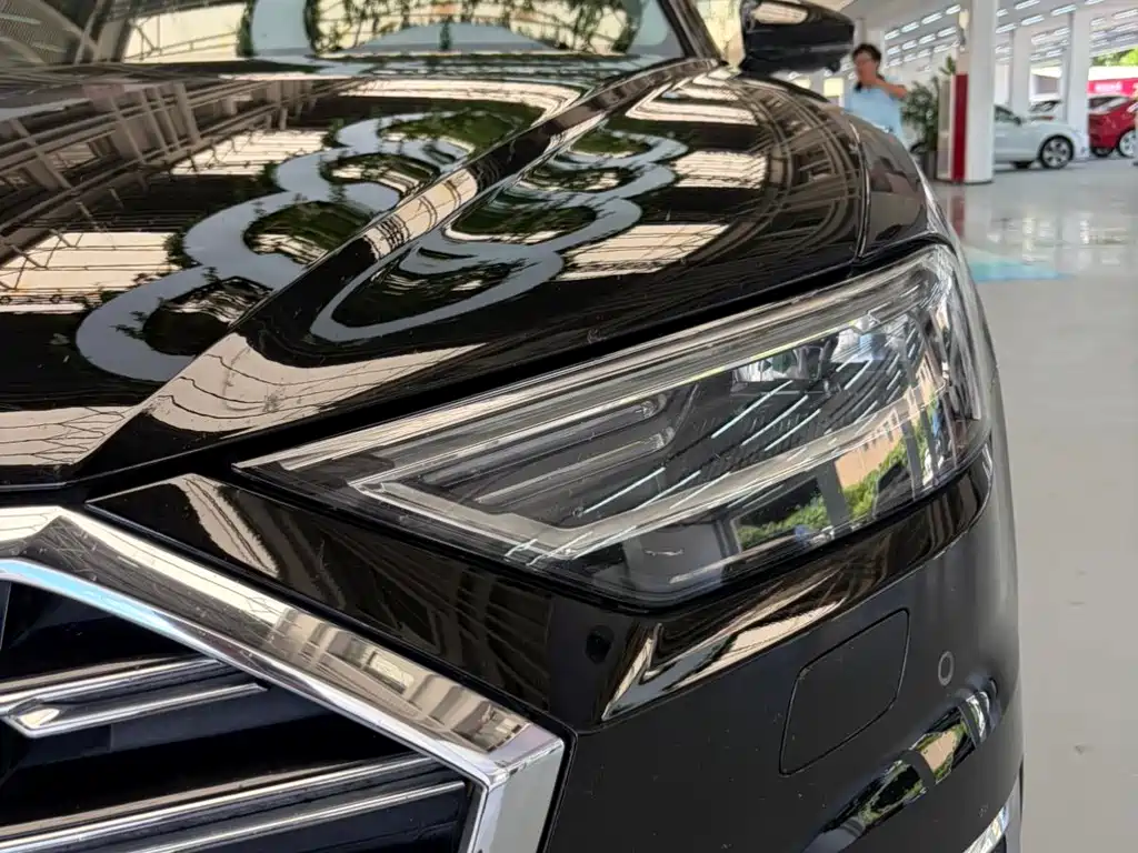 Audi A8 2021 — фото 9