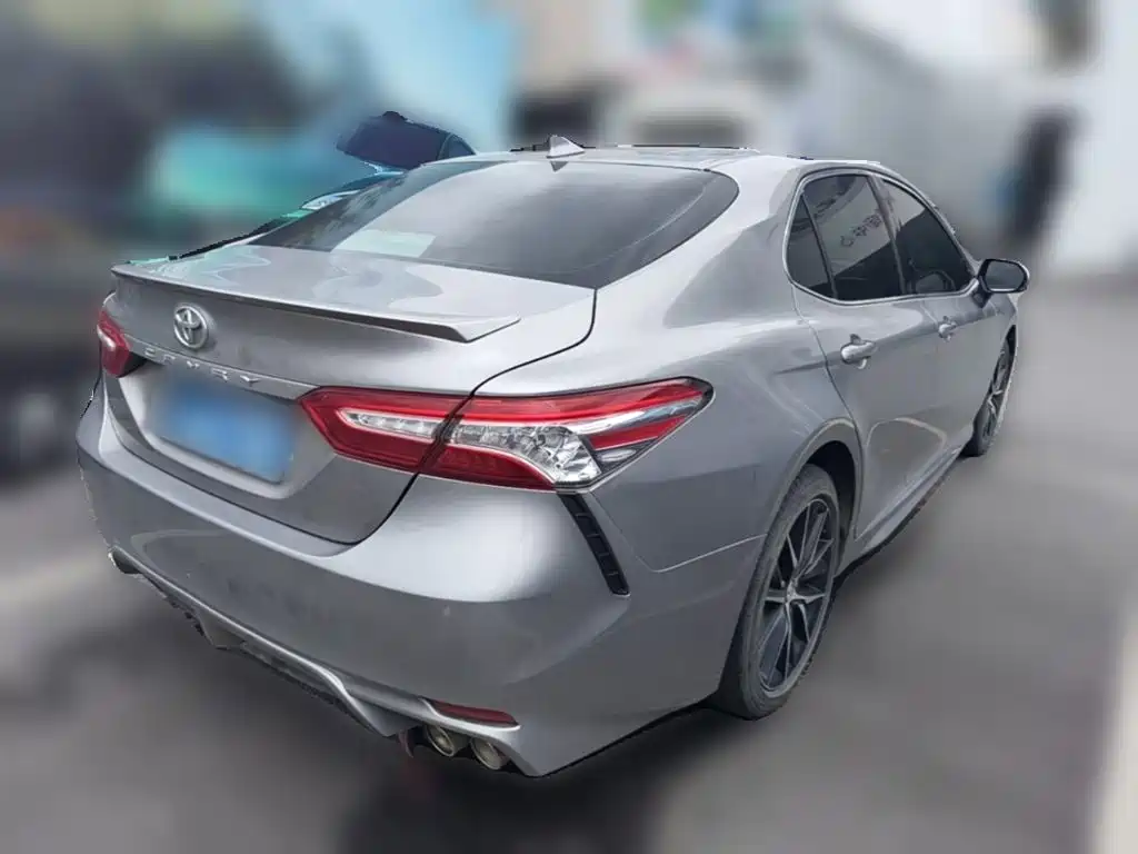 Toyota Camry 2021 — фото 12