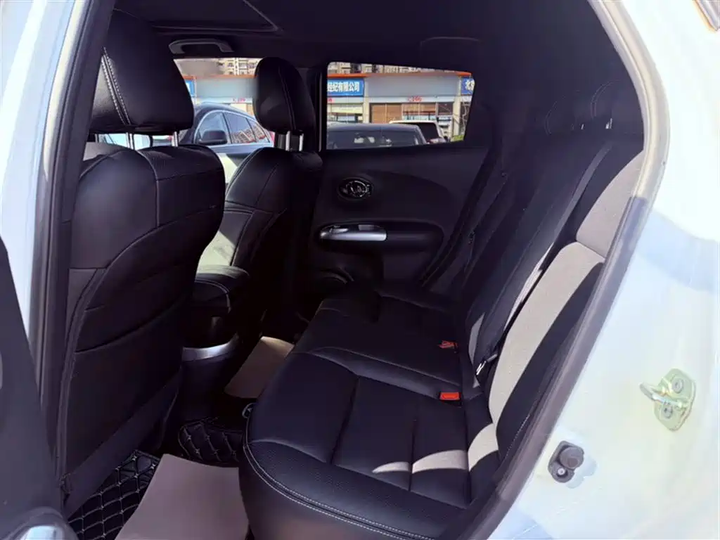 Infiniti ESQ 2019 — фото 17