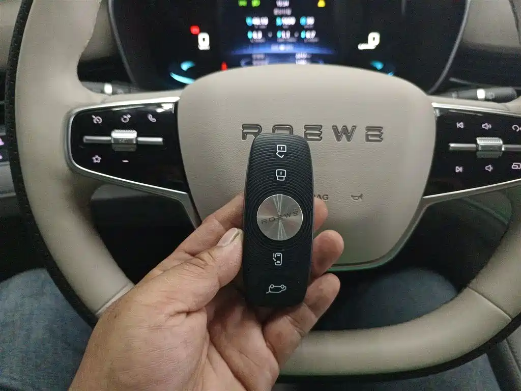 Roewe iMAX8 New Energy 2025 — фото 9