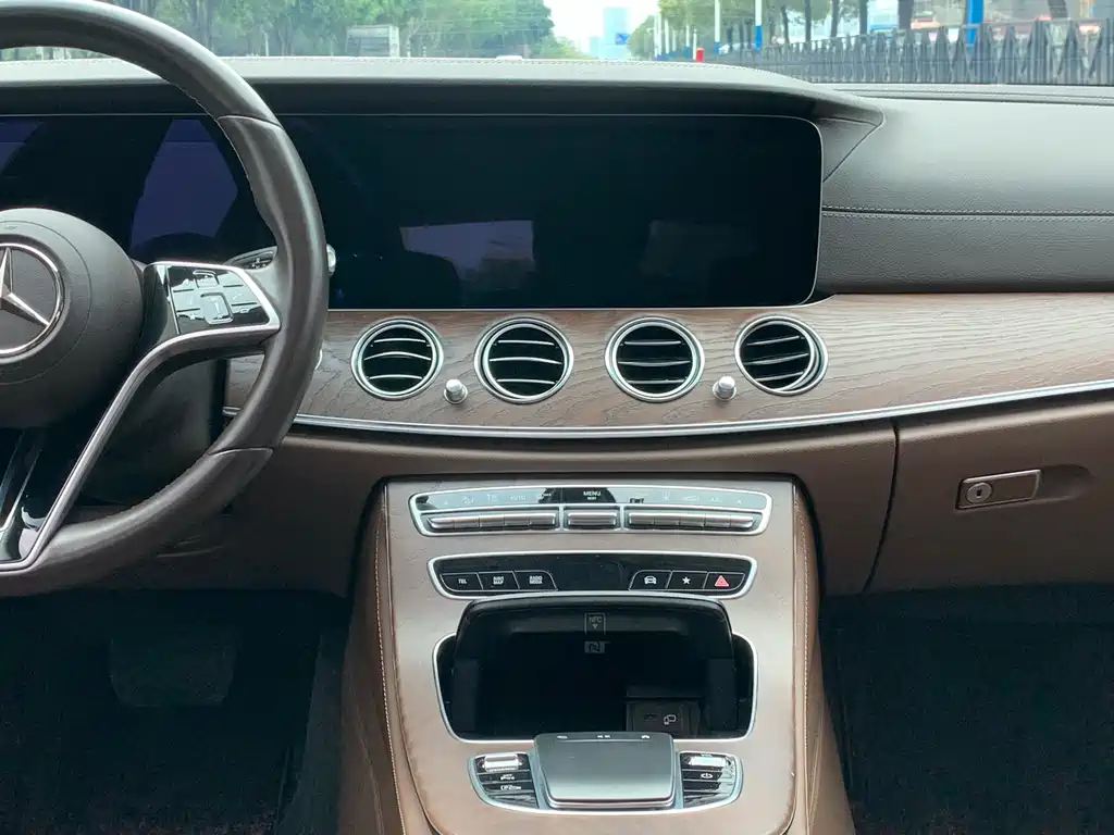 Mercedes-Benz E-Class New Energy 2022 — фото 19