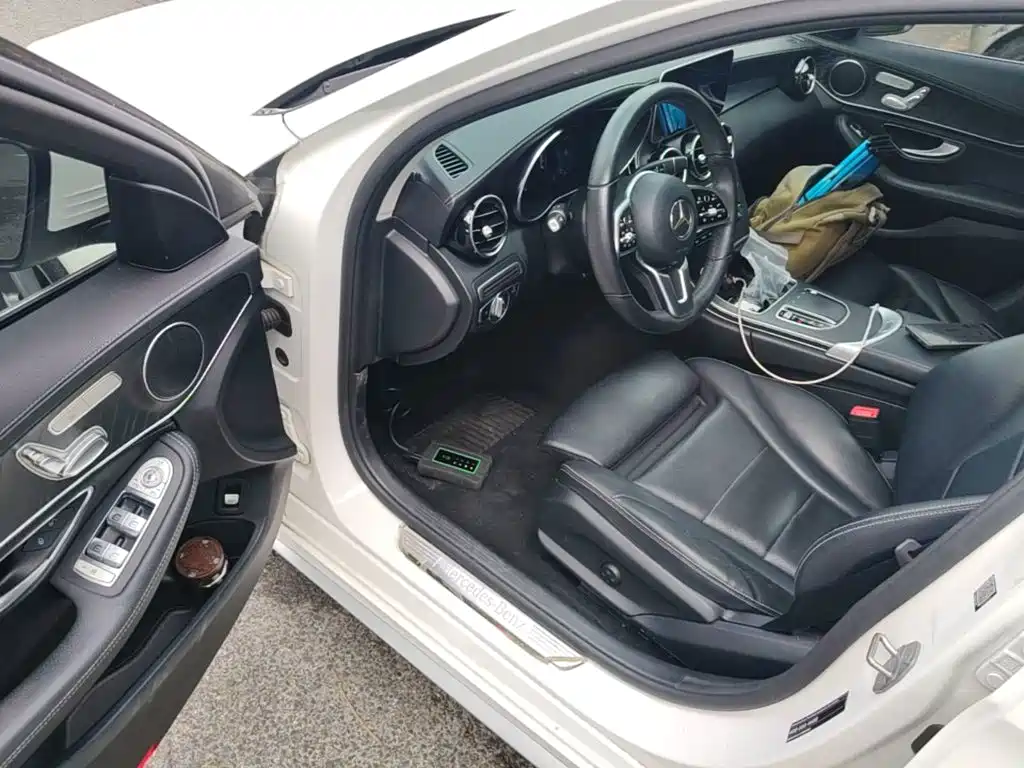 Mercedes-Benz C-Class 2019 — фото 16