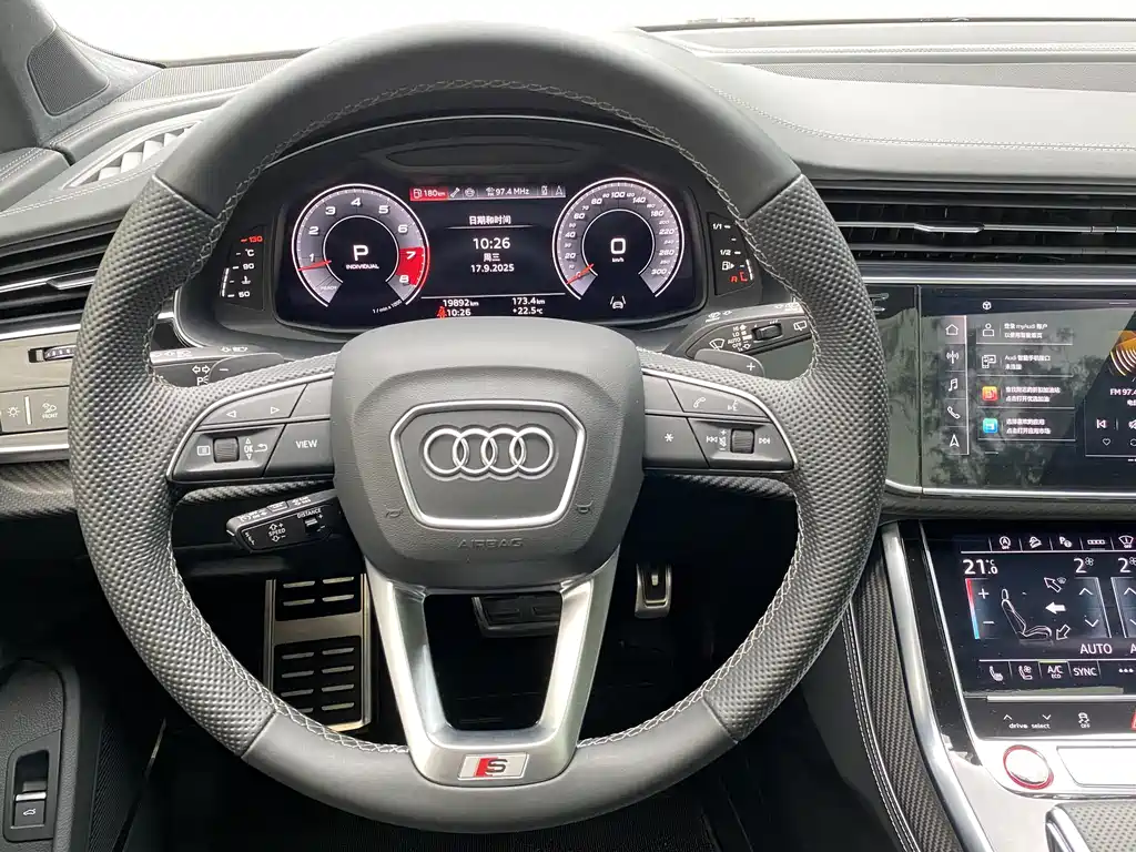 Audi SQ7 2025 — фото 27