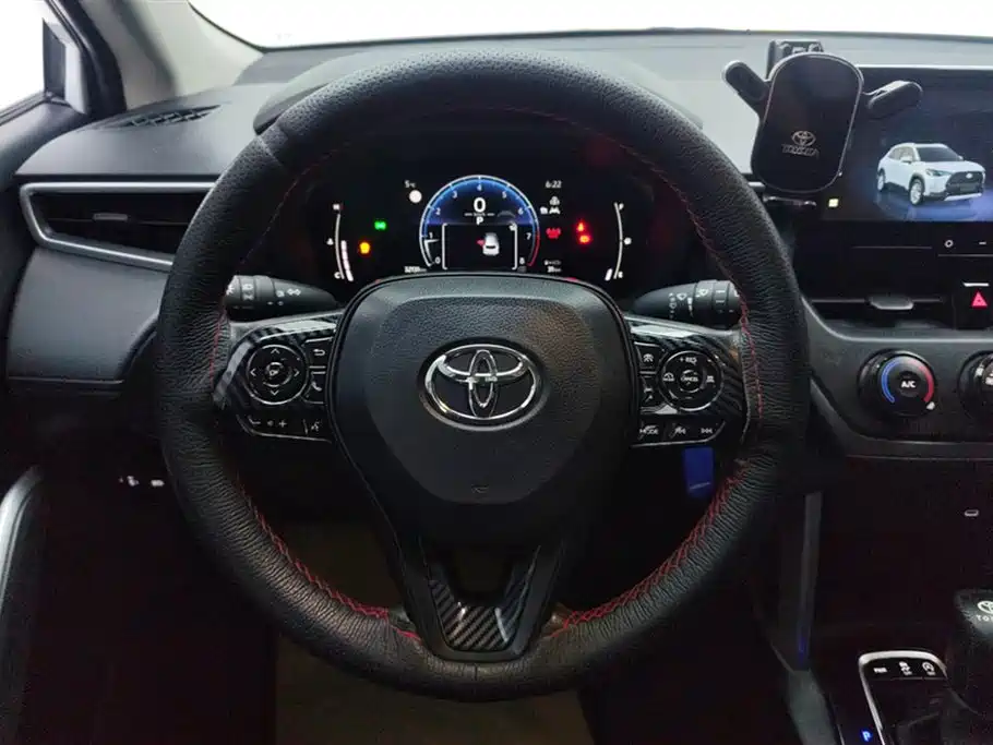 Toyota Corolla Cross 2023 — фото 15