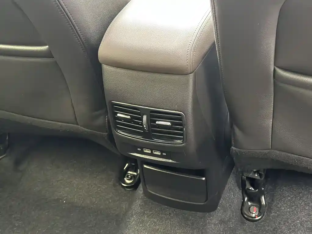 GAC Motor GS4 Hybrid 2019 — фото 15
