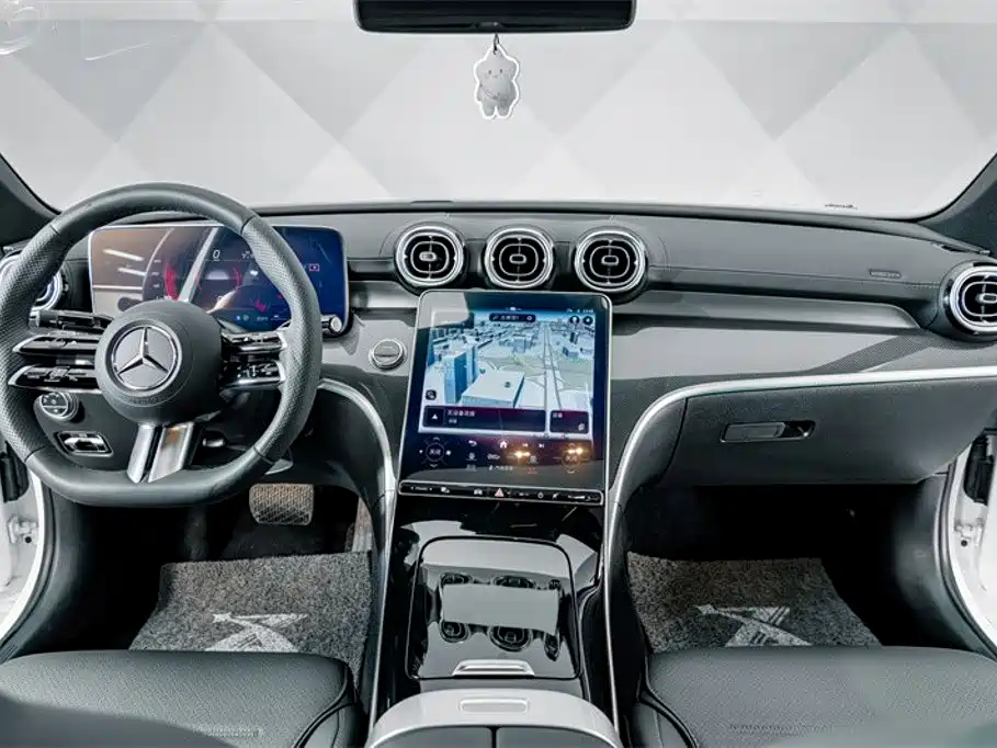 Mercedes-Benz C-Class 2024 — фото 10