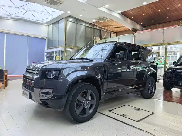 Land Rover Defender 2025