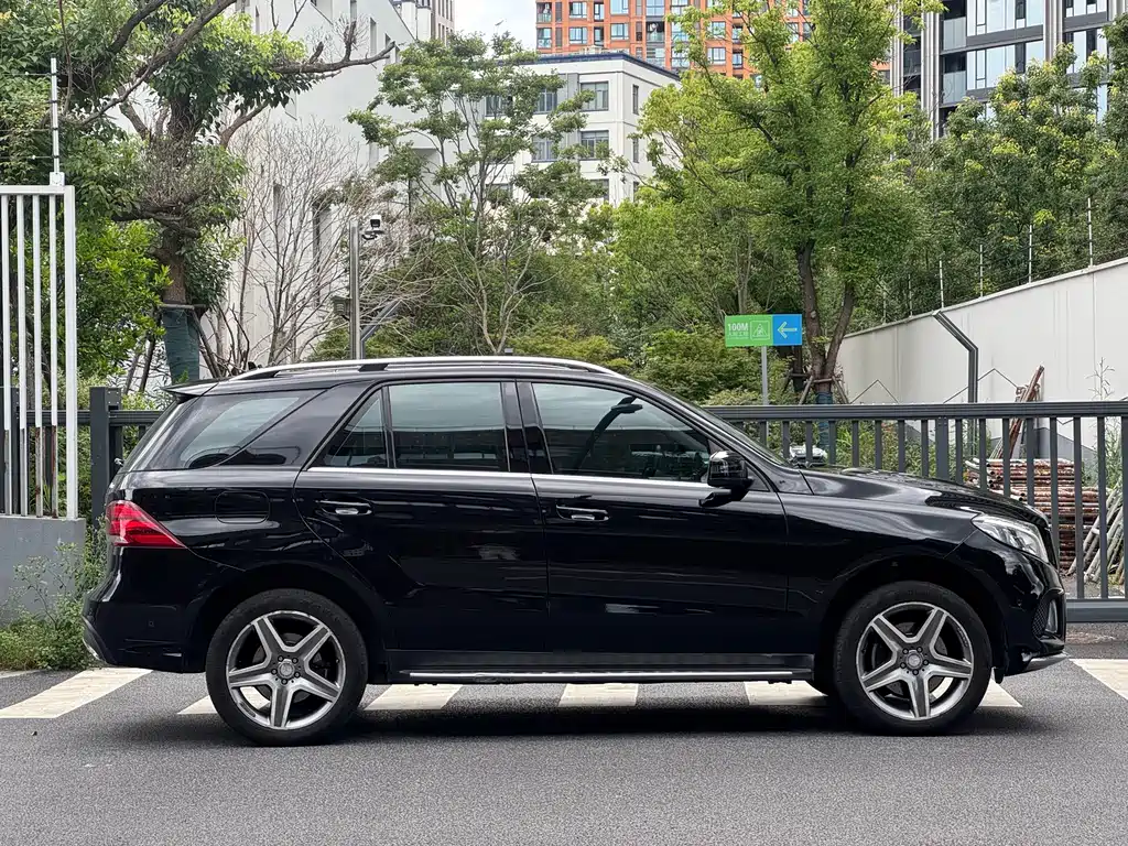 Mercedes-Benz GLE 2016
