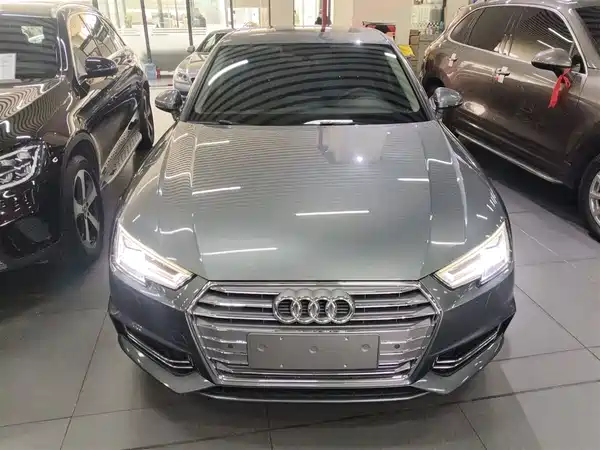 Audi A4L 2018