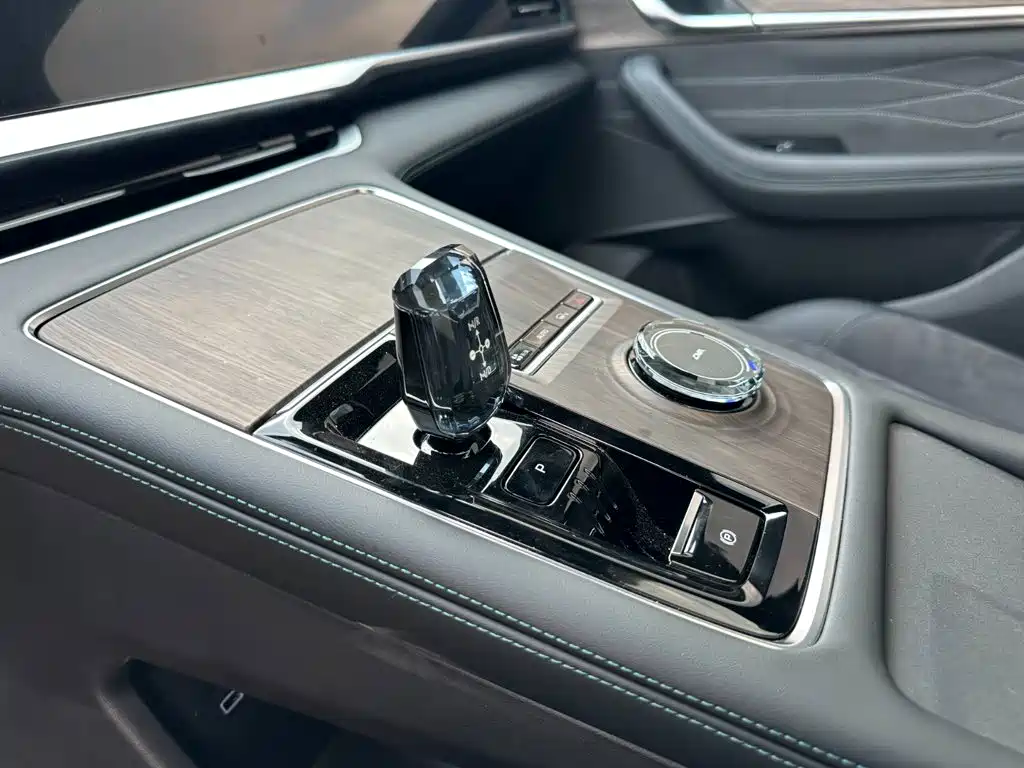 Geely Xingyue L 2025 — фото 15