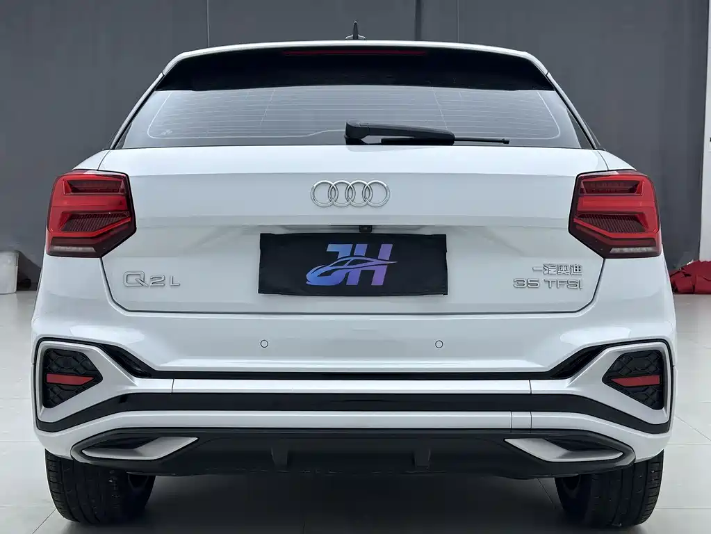 Audi Q2L 2022