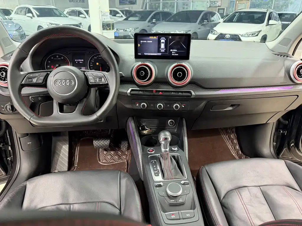Audi Q2L 2023 — фото 17