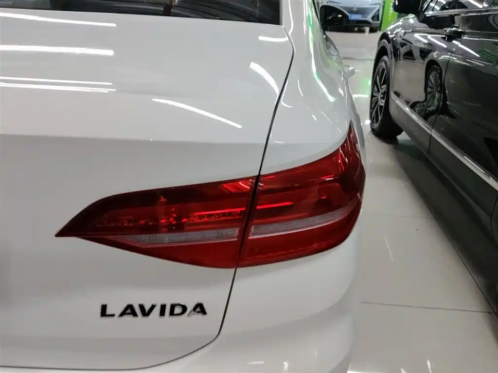 Volkswagen Lavida 2018 — фото 8