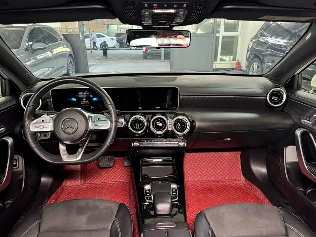 Mercedes-Benz A-Class 2019 — фото 7
