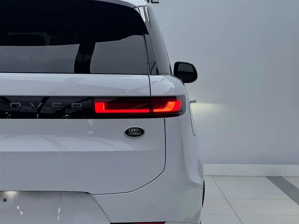 Land Rover Sport 2023 — фото 8