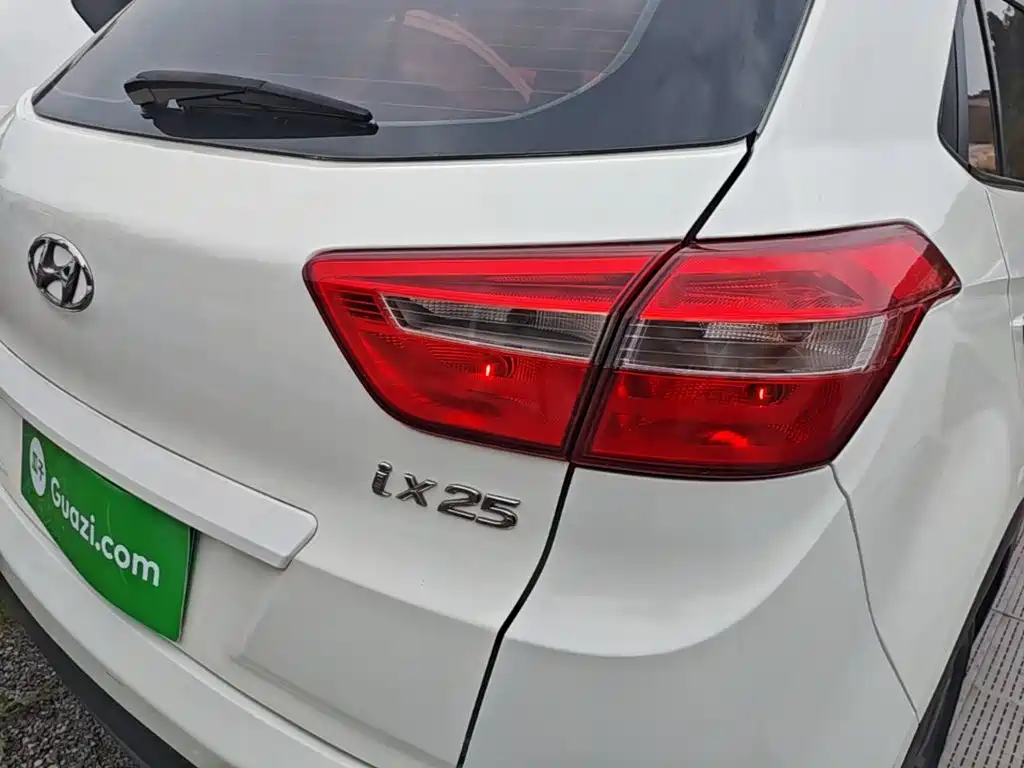 Hyundai ix25 2015 — фото 8
