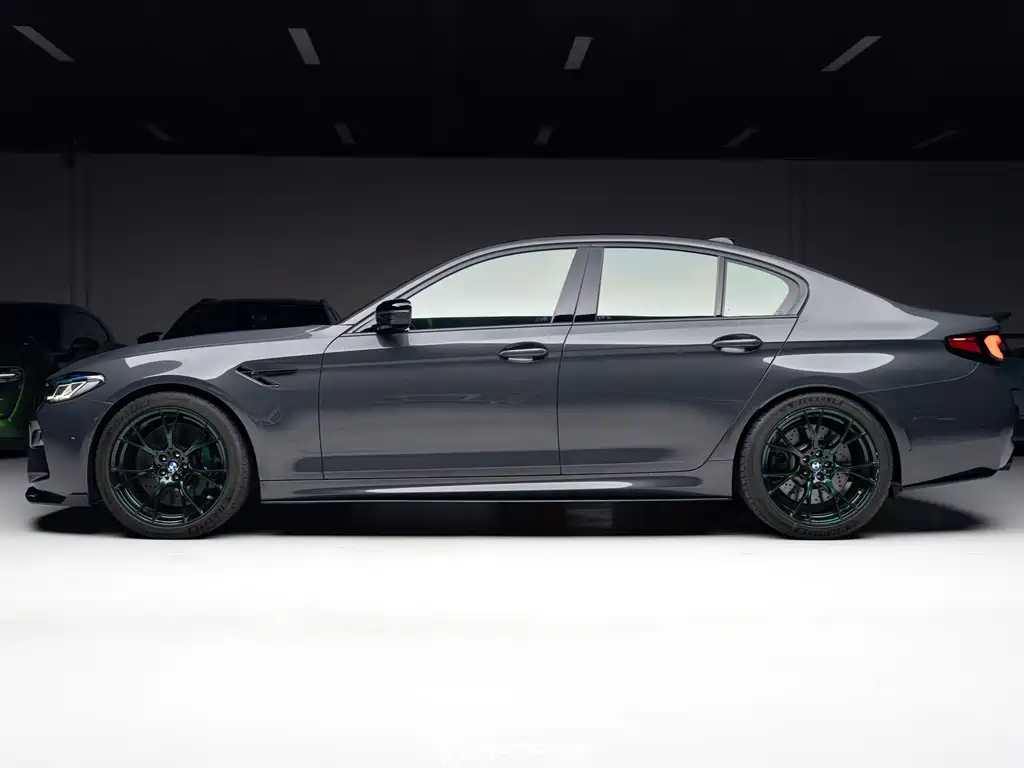 BMW M5 2021