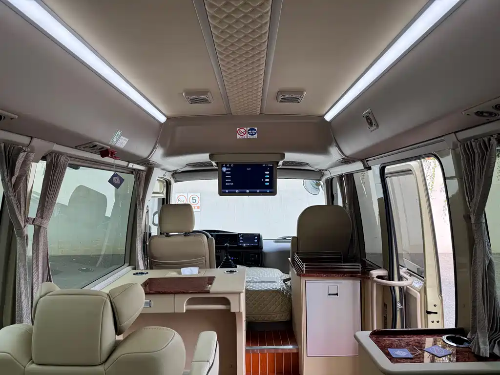 Toyota Coaster 2023 — фото 20