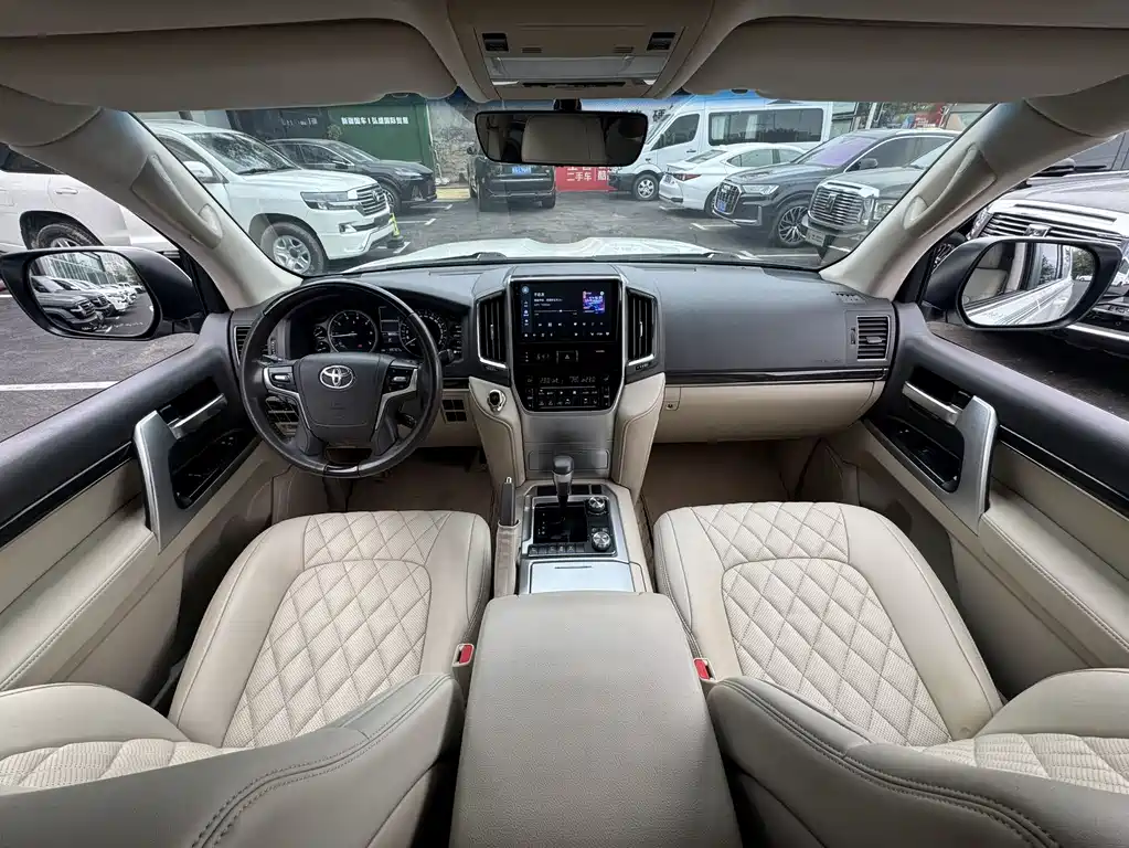 Toyota Land Cruiser 2019 — фото 7