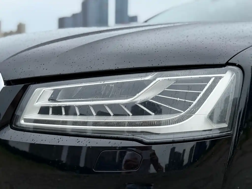 Audi A8 2016