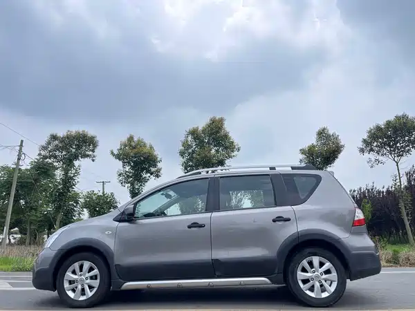 Nissan Livina 2013