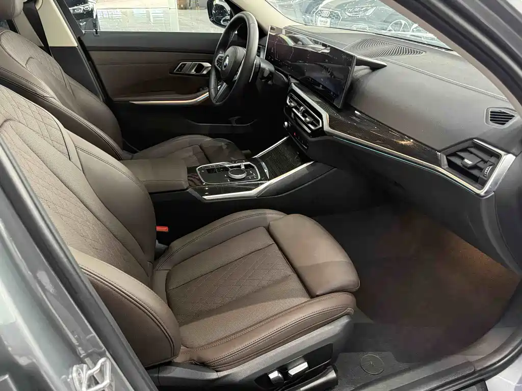 BMW 3 Series 2023 — фото 12