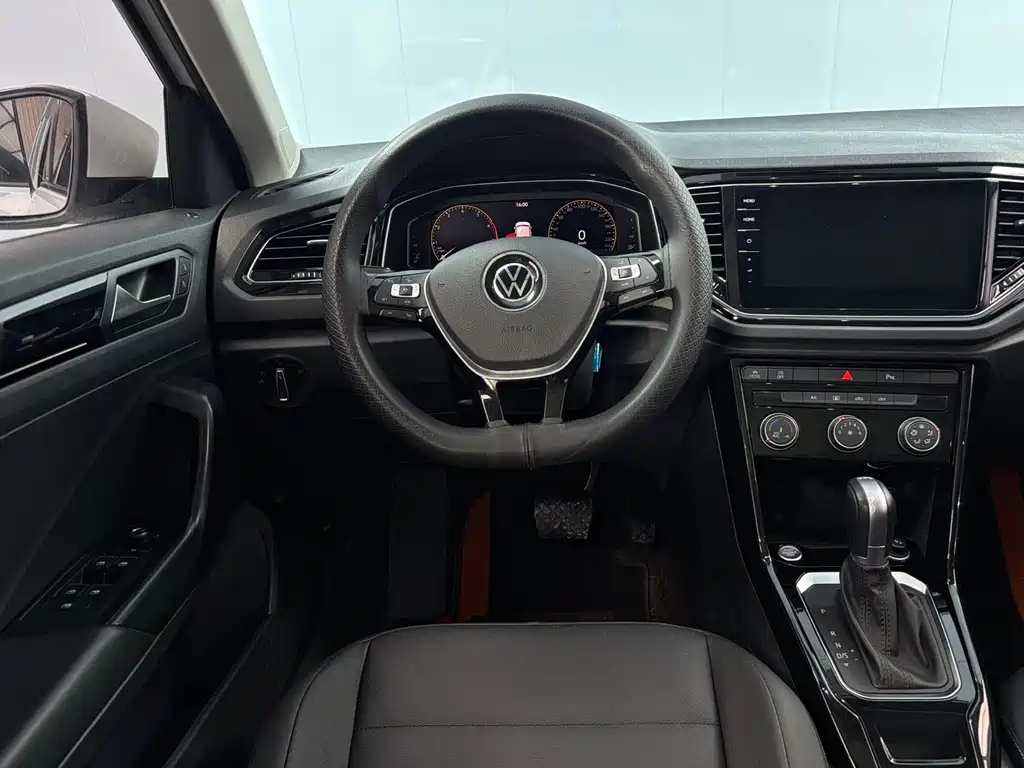 Volkswagen T-Roc 2023